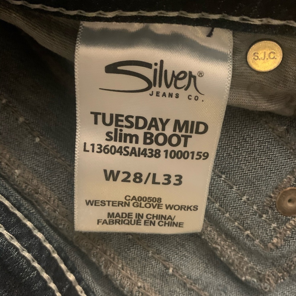 Silver Jeans - Picture 3 of 3